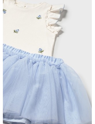 Conjunto camiseta y falda tul